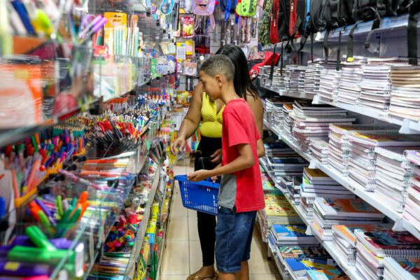 Últimos dias para usar os créditos do Cartão Material Escolar de 2025