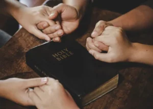 Maioria dos cristãos acredita que praticar o bem é suficiente para chegar ao céu, revela pesquisa