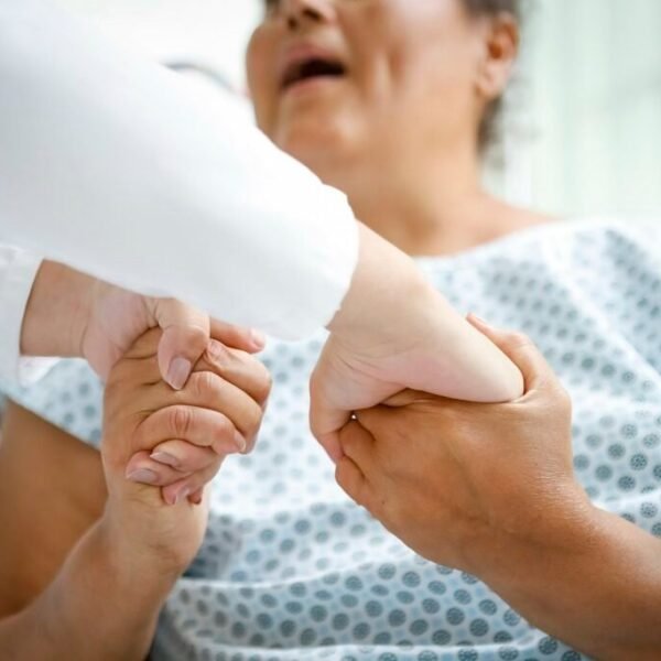 Médicos especialistas têm seleção com salários de até R$ 18&hellip;