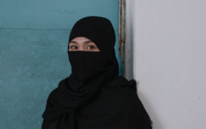 Nova lei no Afeganistão autoriza violência contra mulheres