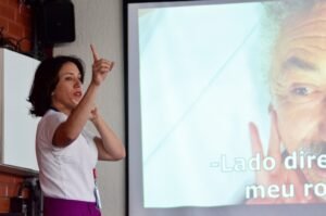 Projeto orienta crianças sobre reconhecimento dos principais sinais de AVC