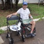 Pacientes da rede pública recebem cadeiras de rodas e de banho a pacientes