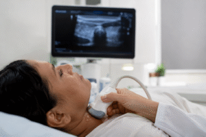 Alterações hormonais são sinal de alerta para doenças na tireoide