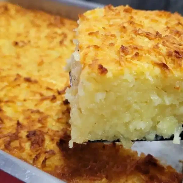 Bolo de Macaxeira Simples e Cremoso