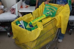 Clima de copa anima pacientes em tratamento de câncer no Hospital de Base