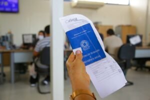 Agências do trabalhador têm vagas com salários de até R$ 8,5 mil nesta quarta-feira (22)
