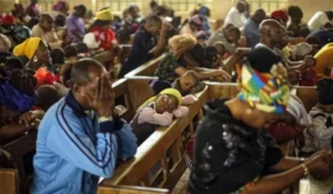 Nigéria: violência contra os cristãos não destrói a fé, mas a multiplica