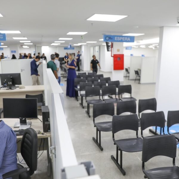 Postos de atendimento reúnem serviços de diferentes órgãos em oito&hellip;